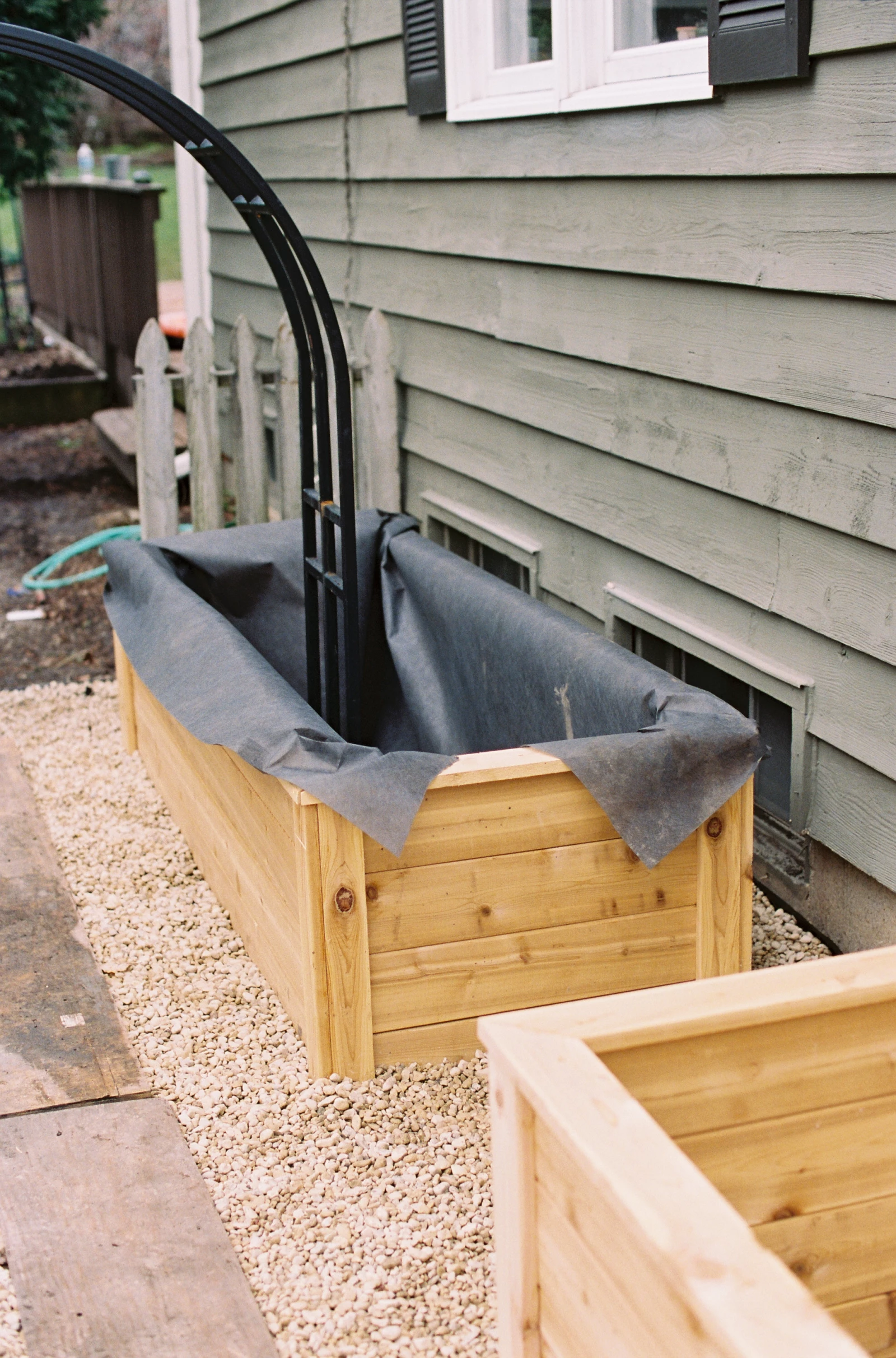 How to install an arch trellis